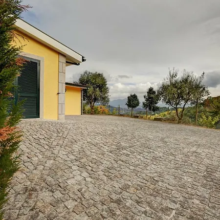 Feriehus Casa Dos Limoeiros Em Ribas Celorico De Basto